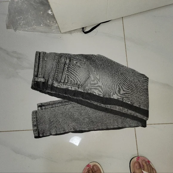 Jeans - Picture 2 of 14